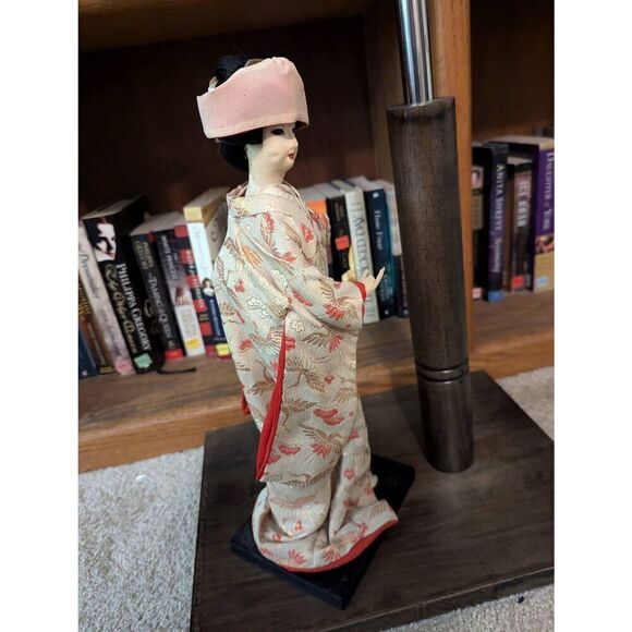 Vintage Handmade in Japan Kyugetsu Traditional Geisha Doll Figurine - Picture 2 of 6